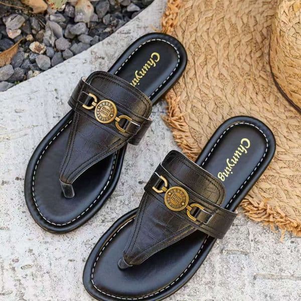2026 Fashionable and unique flat ankle flip-flops with a V-shaped sole providing comfortable lightweight and soft-soled casual beach sandals
