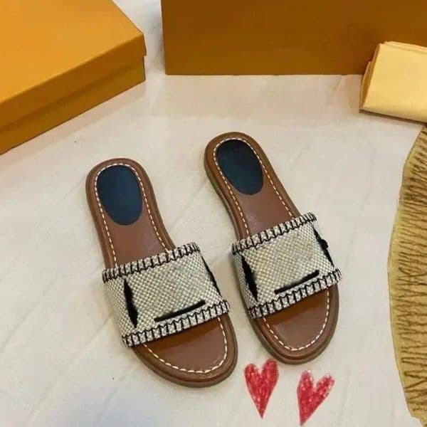Designer Flat Sandals Slippers Women's Embroider Sandal Fashion Flip Flop Letter Slipper for Women Summer Beach Slide Ladies Low Heel Shoes35-42AA