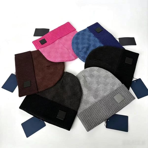 Soft Stretch Knit Cuff Beanie Classic Checker Texture Winter Hat With Square Leather Patch Unisex Warm Daily Beanie Cap