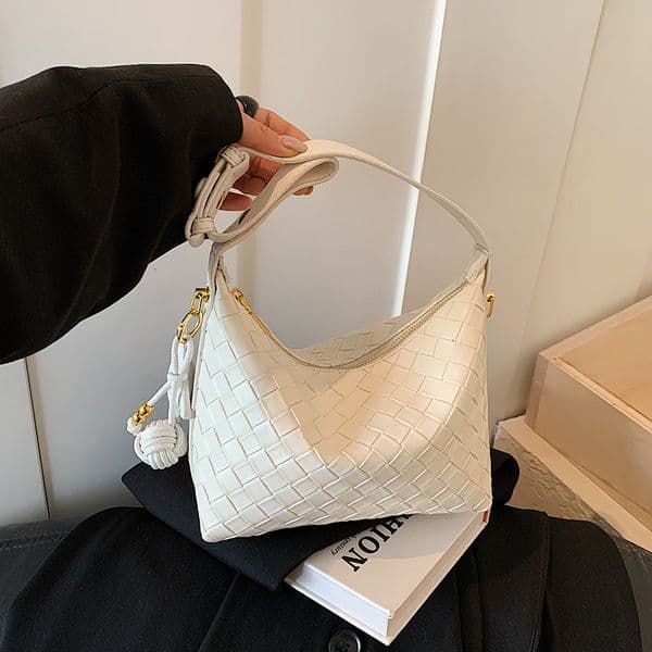 Unique and Personalized Woven Handbag for Women, 2026 Summer New Style, High-End Simple Casual Shoulder Underarm Bag