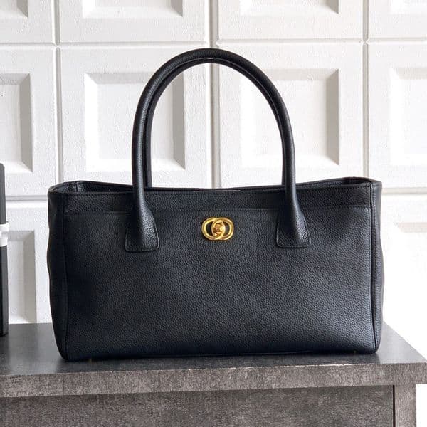 Designer bag hot free shipping Trendy large capacity tote bag women's new fashionable single shoulder handbag black white 001