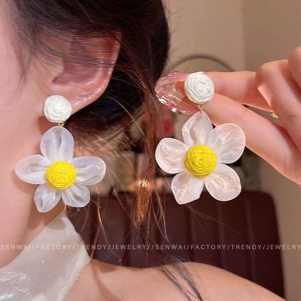 Designer Jewelry Luxury Jewelry Dopamine Yellow Flower Earrings For Women, Seaside Vacation Style, High-End Earrings, 2026 New Fashion Versatile Ear Accessories