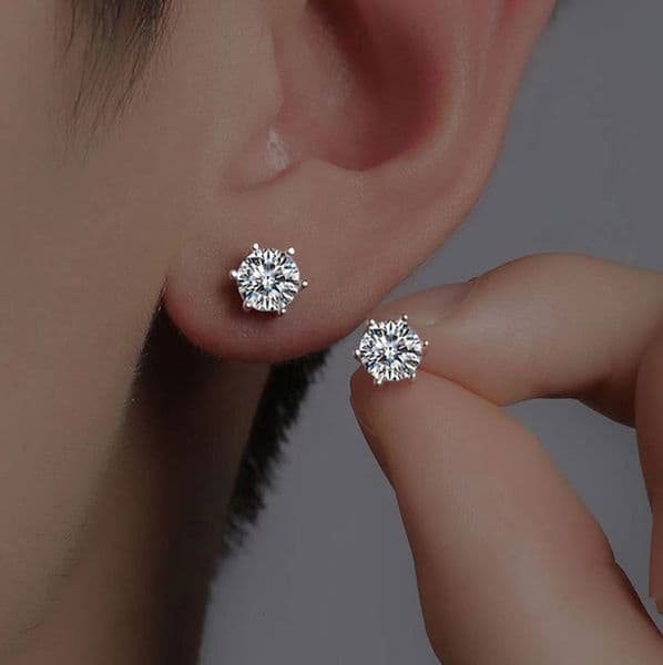 Classical Si x Cl aw S tud Earr ings Soil atire Simp le Fine Jew elry Re al 100% 925 St erlin g S ilver Round Cut White Moiss anite Di amond Party Eterniss
