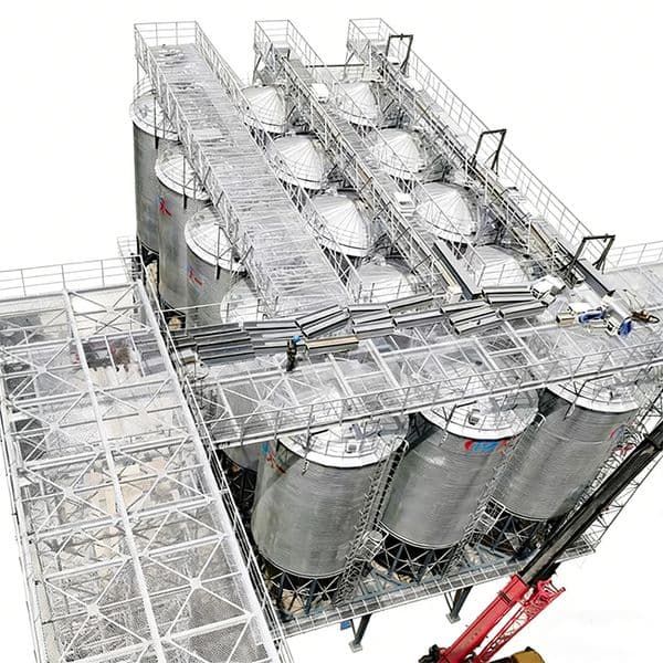 Large Welded Steel Silo for Storing Minerals & Powders - Durable Industrial Storage Solution