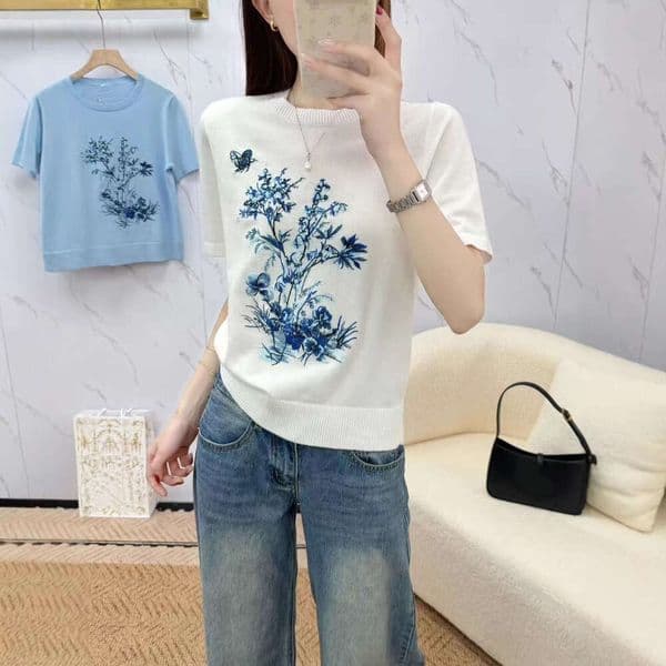 2026 Spring New Exquisite s4 Embroidered Flower Butterfly Pattern Young and Fashionable, Lightweight Short Sleeve Knitted Shirt