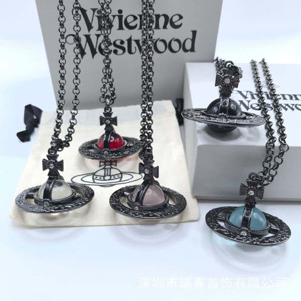 Designer Vivianes Westwod High-end Empress Of The West Carved ORB Planet Pendant Necklace Three-dimensional Saturn Personalized Trendy Large Necklace