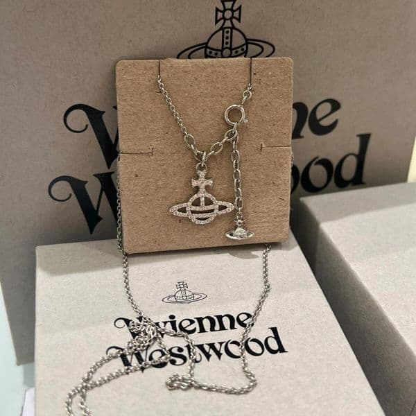 Designer Vivienes Viviannens Jewelry Viviennelies Westwoodlies Highend Empress Of The West Hollowout Design Fulldiamond Necklace Versatile And Elegant Simple A
