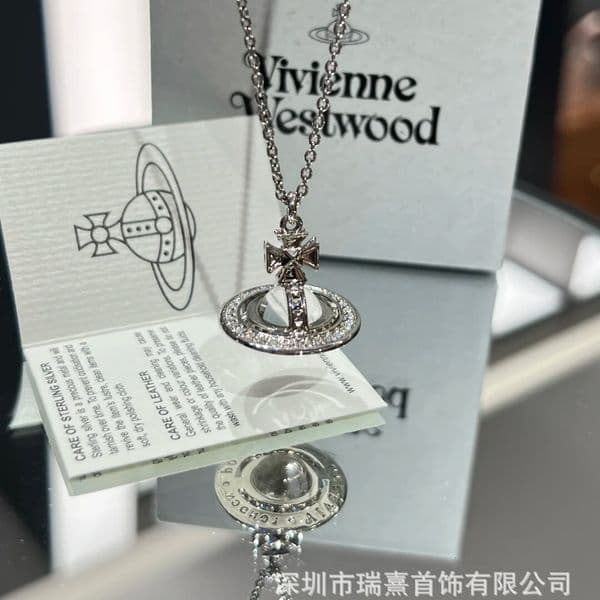 Designer Vivianes Westwod Queen Mothers Three-dimensional Saturn Pearl Necklace Is A Light Luxury Sweet And Cool High-end Long Planet Necklace For Women