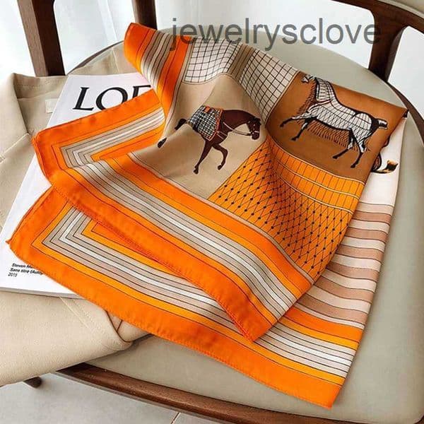 Horse New Print The Silk Square Scarf 70x70cm Fashionable Four Seasons Headband Luxury Sunscreen Shawl Bandannas