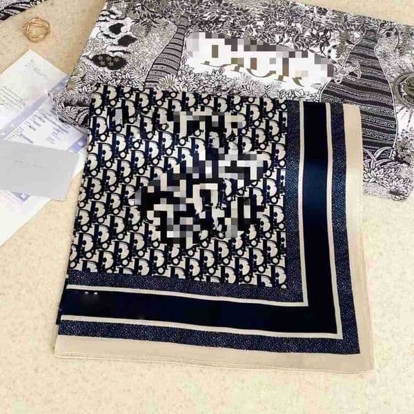 Designer Womens Luxury Silk Scarf High end Classic Letter Pattern Designer Scarf New Gift Easy to Match Soft Touch AAA