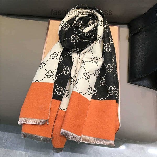 Autumn/Winter Double-Sided Four-Leaf Flower Imitation Cashmere Scarf For Women Air-Conditioning Shawl Student Warm Neck Warmer High-End Elegance