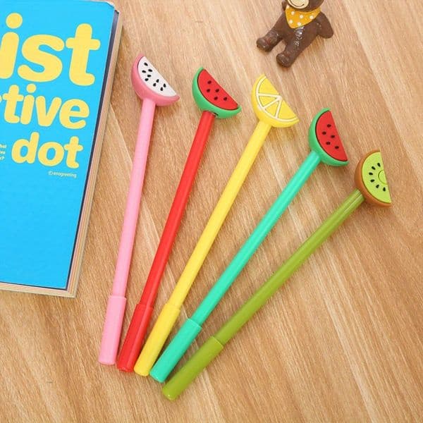 Cute fruit-shaped neutral pens, 0.5mm tip, very suitable for creative writing and fresh learning, with cartoon design and water-based ink, smooth signature.