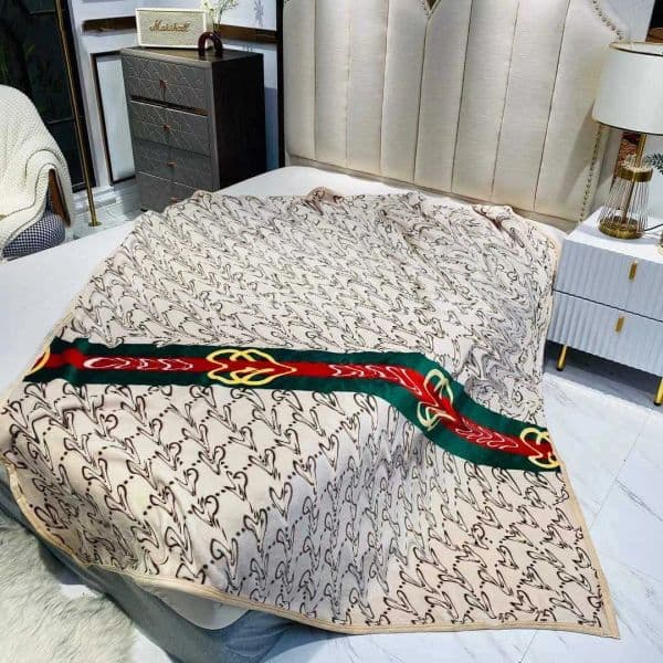 Blanket Bedding Sets Letter Designer Classic Design Delicate Air Conditioning Car Bath Towel Soft Winter Fleece Shawl Throw Blankets Ht1637