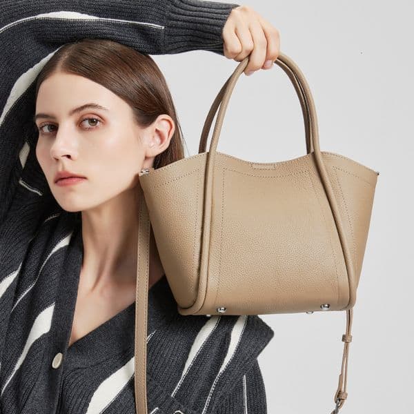 Fashion Cowhide Handbag for Women 2025 New Trend Large Capacity Bucket Versatile Commuter Genuine Leather Shoulder Crossbody Bag