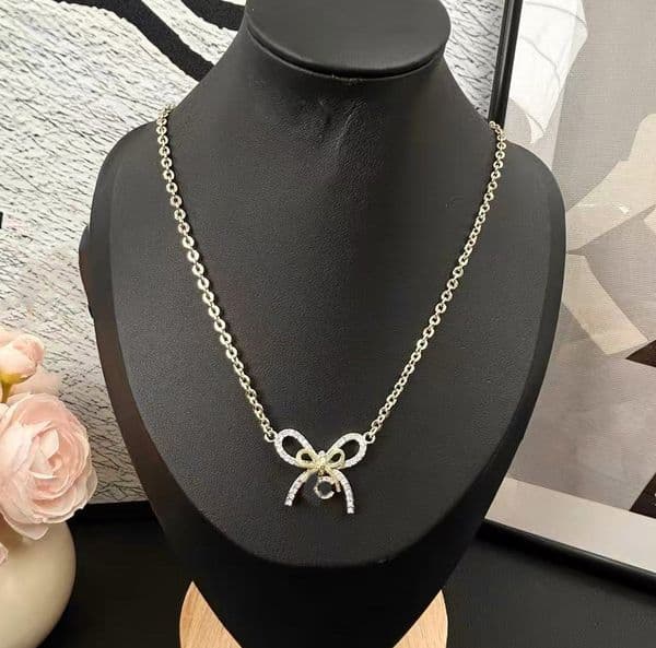 Designer Pendant Necklaces C Gold long Pearl Necklace Women Autumn and winter sweater chain chokers CCity Jewerlry gfd