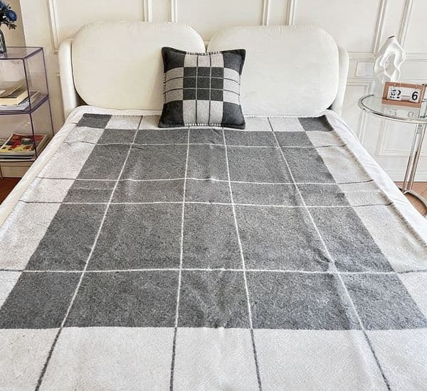 Designer Gray wool Blanket h Blankets 135&170cm TOP Selling Big Size Wool Gig Size