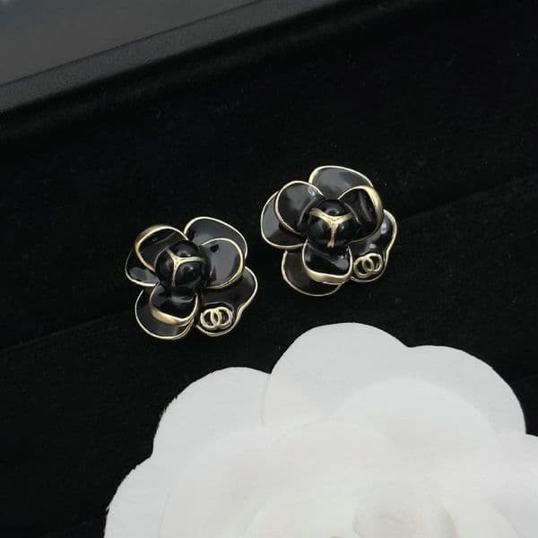Brand letter stud Flower earrings circle gold fashion new temperament Fashion Jewelry Gifts Designer Earrings