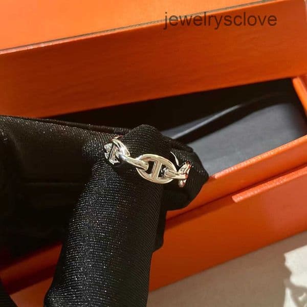 Brand Luxurys Band Rings Designer high Quality S925 Sterling Silver Pink Nose Round CIrcle Hollow Ring For Women Jewelry Party Gift With box
