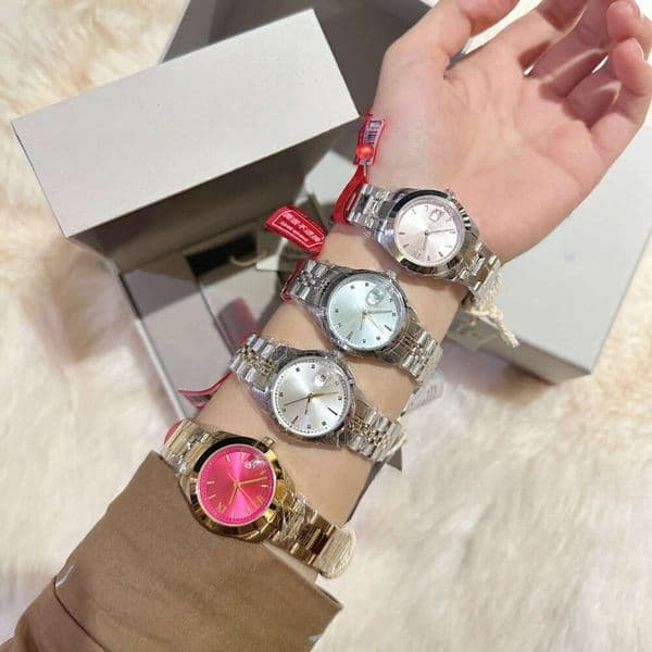 Vivienna west wood luxury brand viv watch Saturn logo watch Empress West for Women New Rose Red Crushed Dragon Fruit Cherry Small Dial Steel Band Women's Watch