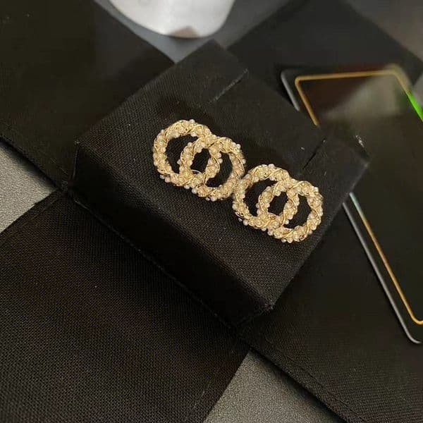 Luxury Earrings Women Fashion Pearl Stud Earrings Classic Couple Gifts Designer Jewelry Women Party Gifts