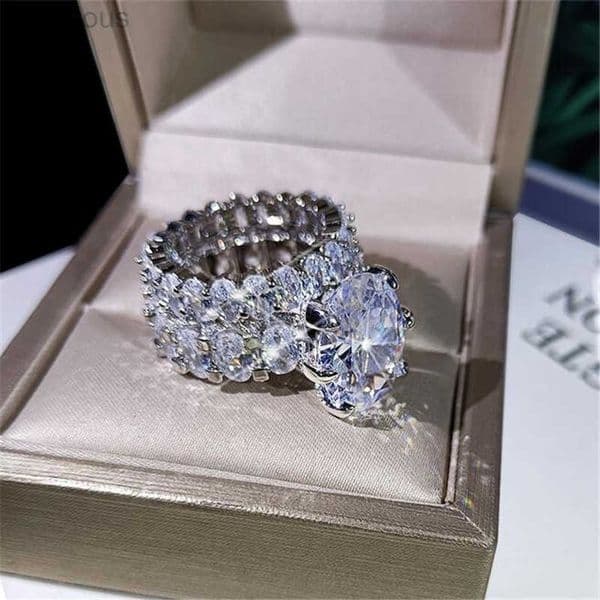 New Sparkling Hot 2021 Sale Luxury Jewelry Couple Rings Large Oval Cut White Topaz CZ Diamond Gemstones Women Wedding Bridal Ring Set Gift
