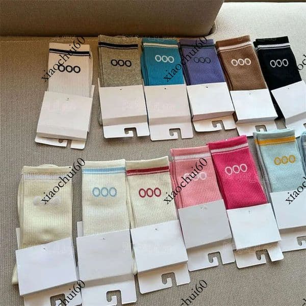 Luxury Letter Women Sporty Socks Designer Breathable Anti Slip Stocking Moisture Wicking Antibacterial And Deodorizing Sock