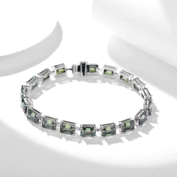 Unisex All Hip Hop Fashion Tennis Bracelet Customizable Size Sparkling Green Moissanite Emerald Cut Bangles