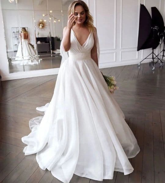 2026 Elegant Organza Wedding Dresses V Neck Sleeveless Backless Bridal Party Gowns Bride Dress Robe de Mariee Vestidos De Noiva