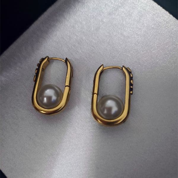 quality mirror with Pearl Studs Designer heart stud Luxury Brass material Earrings Women Party Jewelry without box