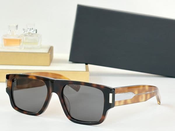 Fashion Sunglasses For Men Women Designer 659 Summer Avant Garde Goggles Popular Outdoor Traveler Catwalk Square Anti Ultraviolet Full Frame Glasses With Box