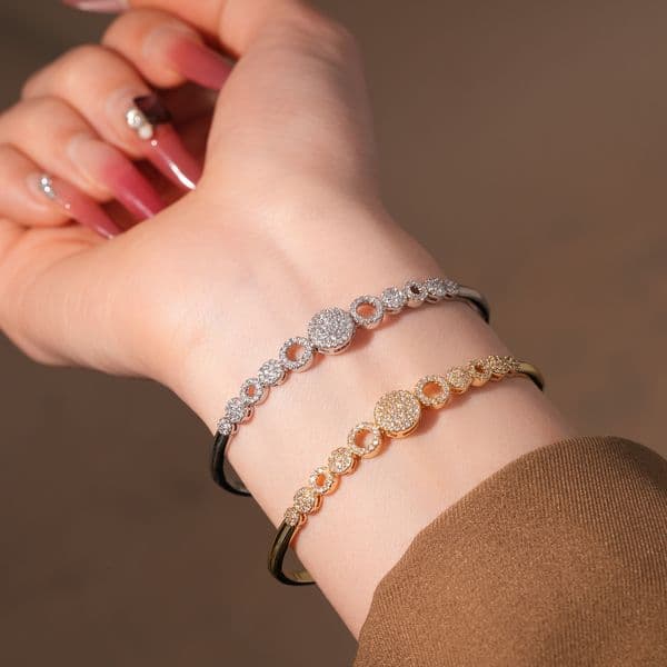 Luxury Brand Designer Jewelry Zircon Round Buckle Bracelet Light Luxury High End Fashion Designer Bracelet For Women