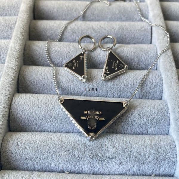 Pendant Necklaces Chokers Wholesale Diamond tri-angle luxury design gold silver pendant necklace earrings elegant Love stainless steel chain Fashion Jewelry set