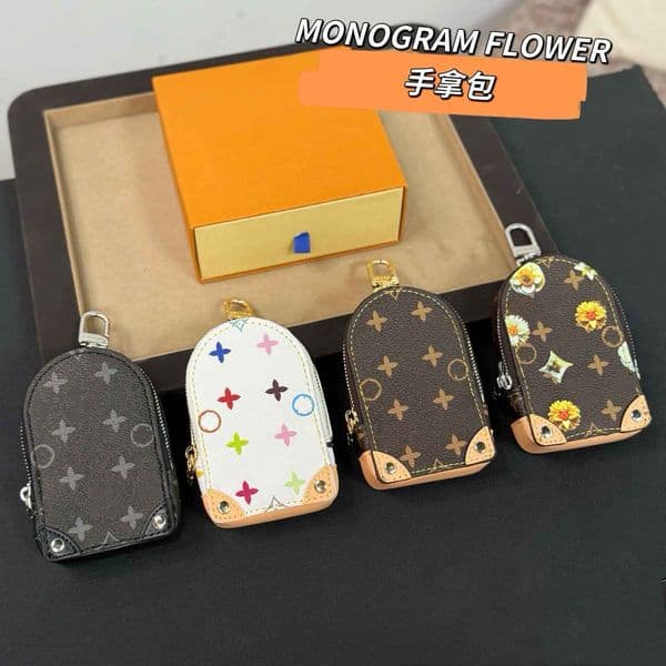 26SS Mens Womens Luxury Designer MONOGRAM FLOWER Cluth Bag Coin Wallet Key Chain Pendant Earphone Bag And Other Small Items With Box 11cm