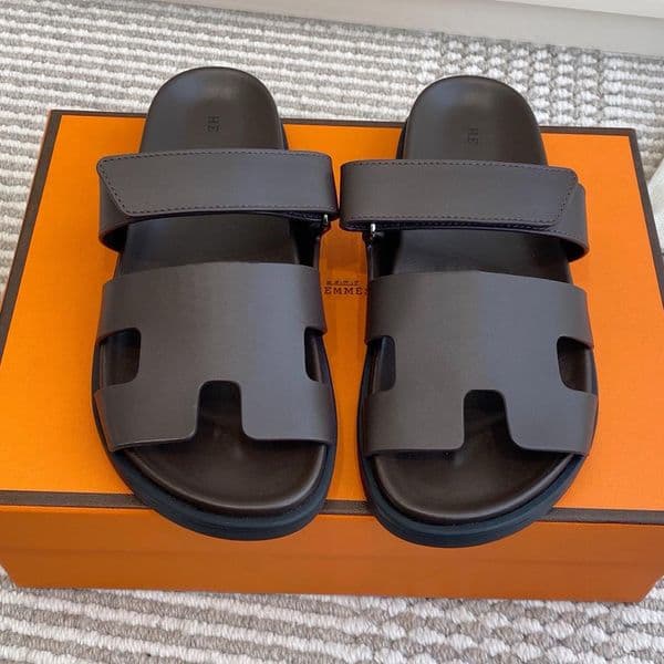 2026 Top Quality Chypre Sandals Designer Leather Women Man Slides Oran Sandal Summer Flat Shoes Fashion Beach Slippers Letter Outdoor Indoor With Dust Bag 35-44