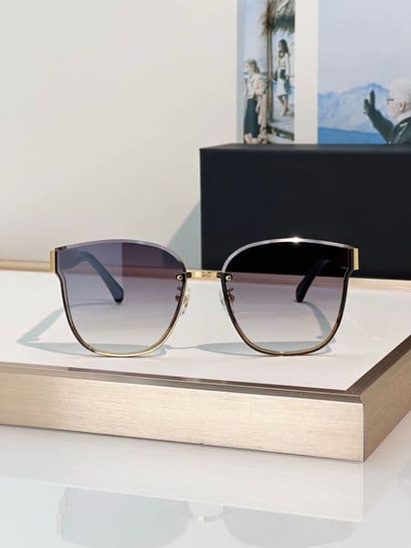 Luxury Designers Womens Sunglasses For Women Men Sun Glasses Mens Designer 5505-H Fashion Style Protects Eyes Random Box