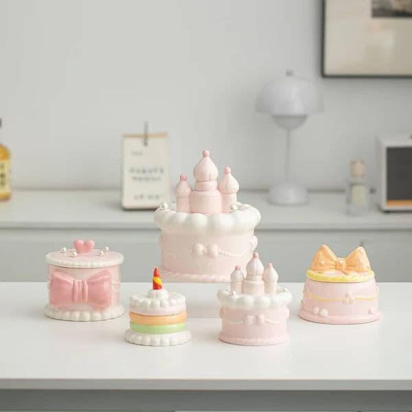 Bestseller Creative Cream Wind Castle Cake Shape Ceramic Cute Jewelry Box Girl Room Decoration Tabletop Sundry Storage Jar Gift Ddmytues
