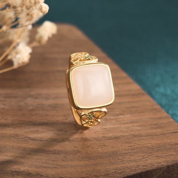 Chinese Style Vintage Gold Ring Palace Style Copper Gold Plated Inlaid White Jade Adjustable Opening Ring for Women