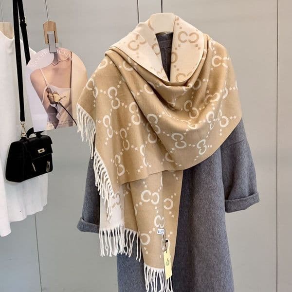 Luxurious designer high-end letter jacquard scarf for women, thickened and warm, versatile scarf, multifunctional outer fringe shawlAAAA