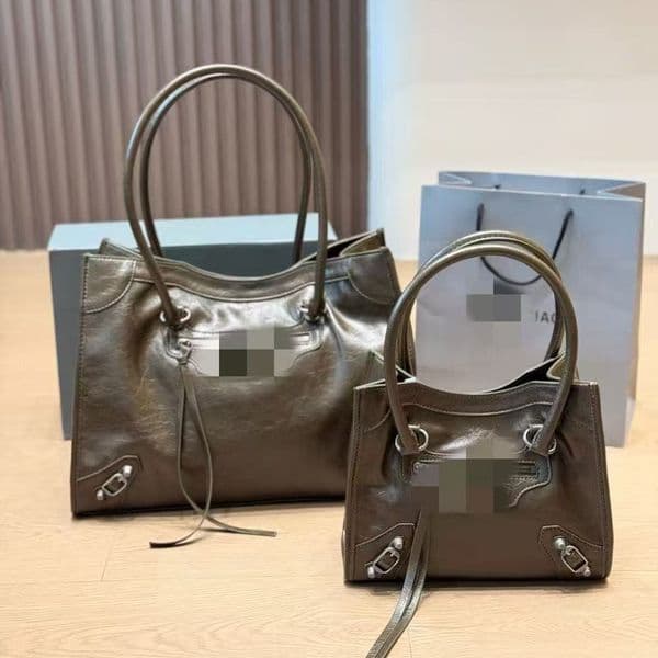 Designer Luxurious Cross-border Trend Studded Motorcycle Bag, Cool Girl Bag, High-end Large-capacity Single-shoulder Cross-body Handbag For Women
