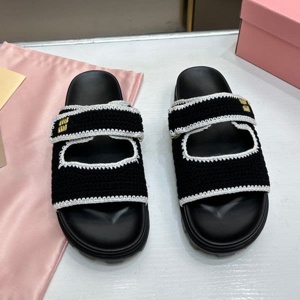 Designer Sandals Slippers Women Slides style Shoes Outdoor Open-toe slippers Breathable Resistant Summer Slippers All black perforated Slides
