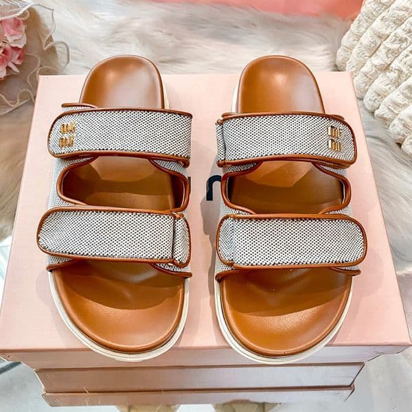 Designer Sandals Slippers Women Slides style Shoes Outdoor Casual slippers Breathable Resistant Summer Slippers All black perforated Slides