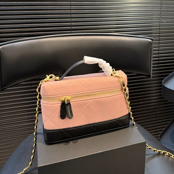 Suede Cosmetic Bag Designer Ladys Shoulder Bag Genuine Leather Checkered Pattern Gold Hardware Handbag Detachable Matelasse Chain Crossbody Evening Sacoche 19cm