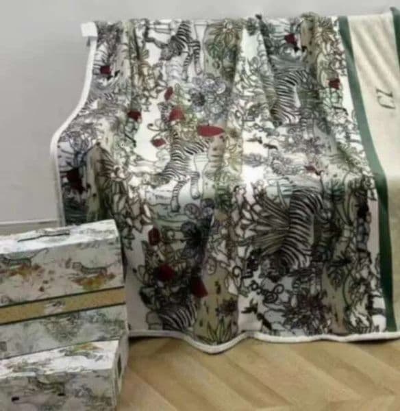 designer green jungle animal pattern letter flannel comfortable nap warm sofa blanket 130 * 200cm with gift box
