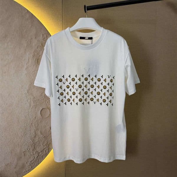 luxury Designer 2026 version: Luy 20ss Spring Show Limited Edition Embossed Smiley ce Short Sleeve T-shirt, direct from the Free Shipping