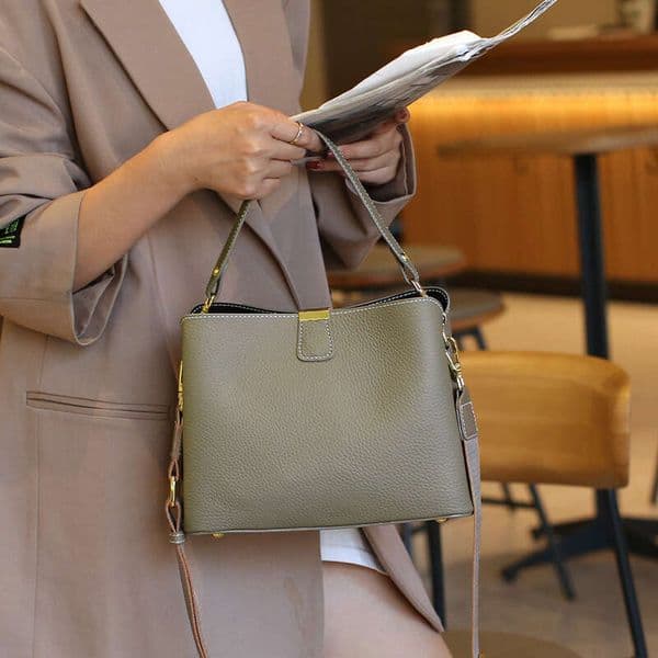 4QWKwk Luxury Brand Fashion Women's Fashionable Printed Handbag Versatile And Elegant Single-Shoulder Crossbody For Middle Tote Bag Designer Bags