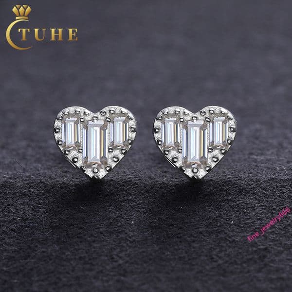 Luxury High Quality Anniversary Gift Gra Certificate 925 Silver Baguette Vvs Moissanite Heart Stud Earrings