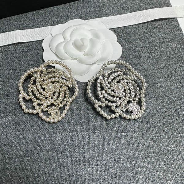 Luxury Brand Designer Letter Pins Brooches Women Gold Silver Crysatl Pearl Rhinestone Flower Brooch Suit Pin Wedding Party Jewerlry Accessories