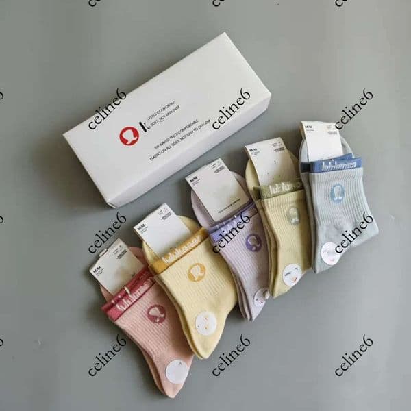 Dopamine color Mid length cotton socks A box of 5 pairs Striped Polka Dot Solid Color Tide Sports Ins Style Trend Casual Socks