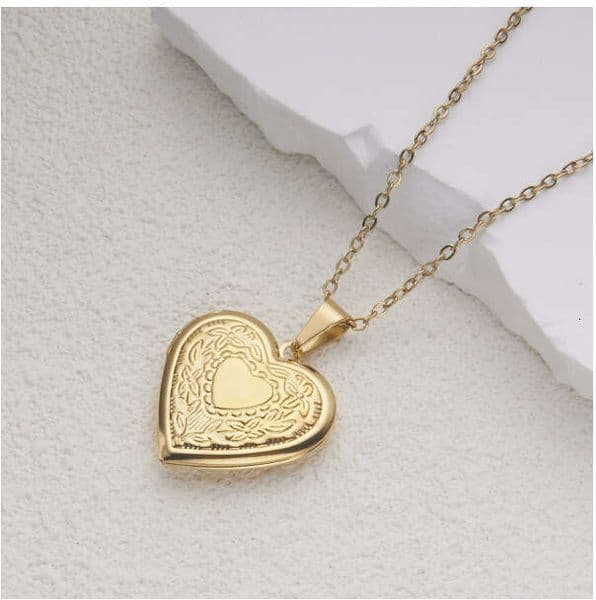 With Box Charming Jewelry Cross-Border Stainless Steel Personalized Dainty Heart Pattern Photo Box Pendant Collarbone Chain for Women Design Free gift