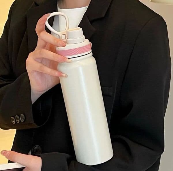 New designer thermos cup sports water bottle Liu Yoga, gym kettle Stainless steel large capacity thermos cup leakproof sport gym cup